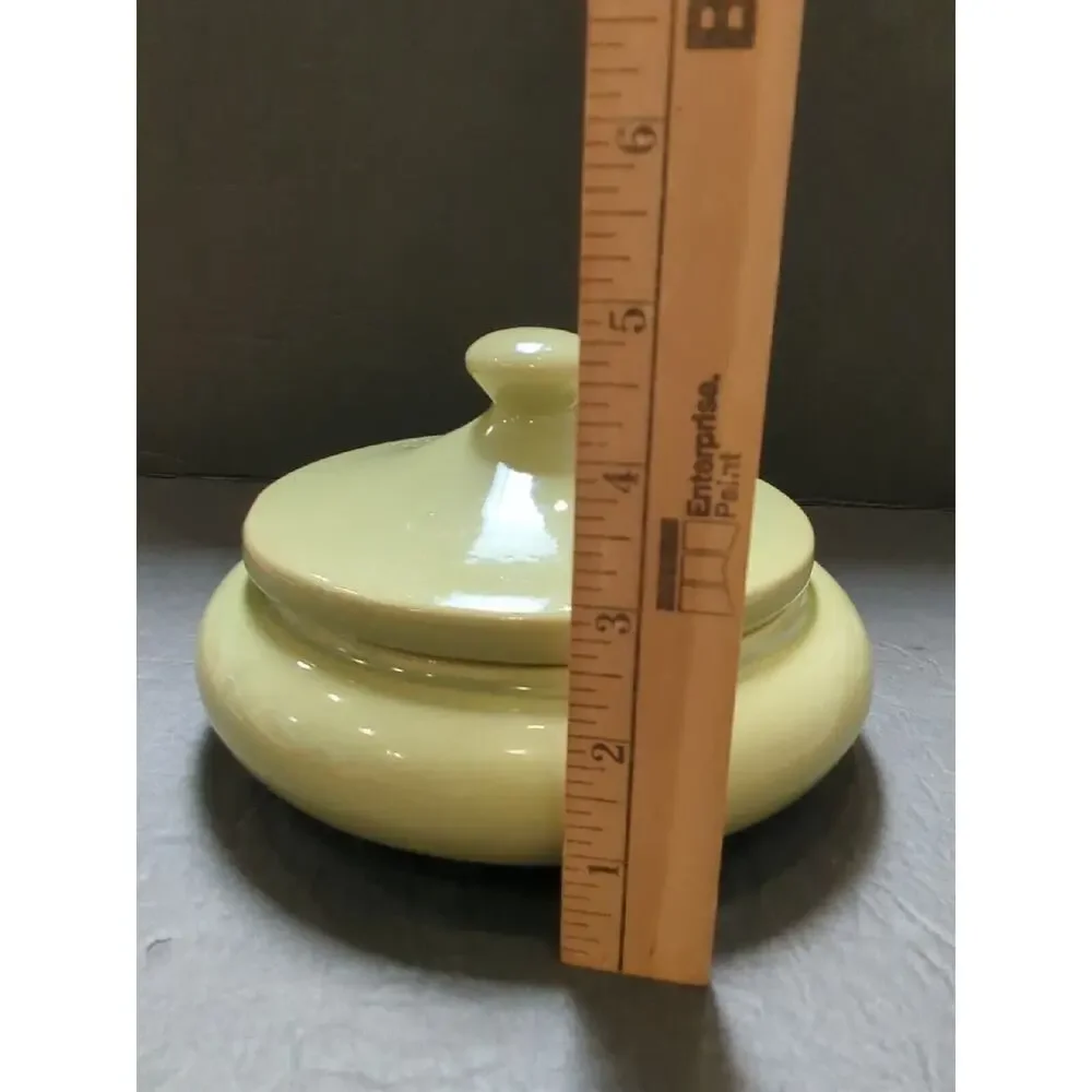 Roseville Pottery Ohio RRP Co‎ Embossed Nuts Bowl Green With Lid.